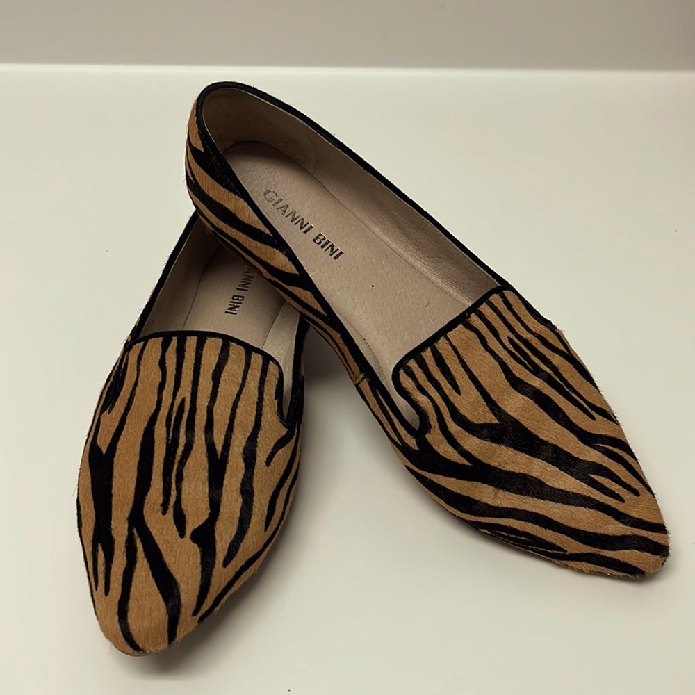 Gianni Bini Zebra Print Flats - Black and Tan